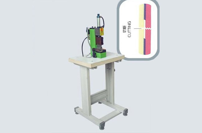 Auto Zigzag Cutting Machine（TYM-212D ）